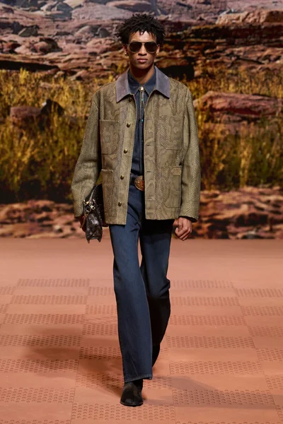 Look 24